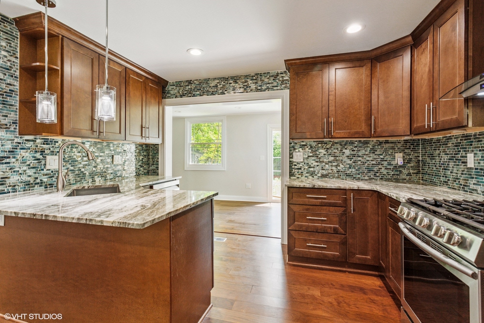 168 Thornhurst Road Bolingbrook, IL 60440 - Photo 9 of 35