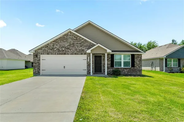 $219,900 | 393 Garren Lane, Sulphur, LA 70665