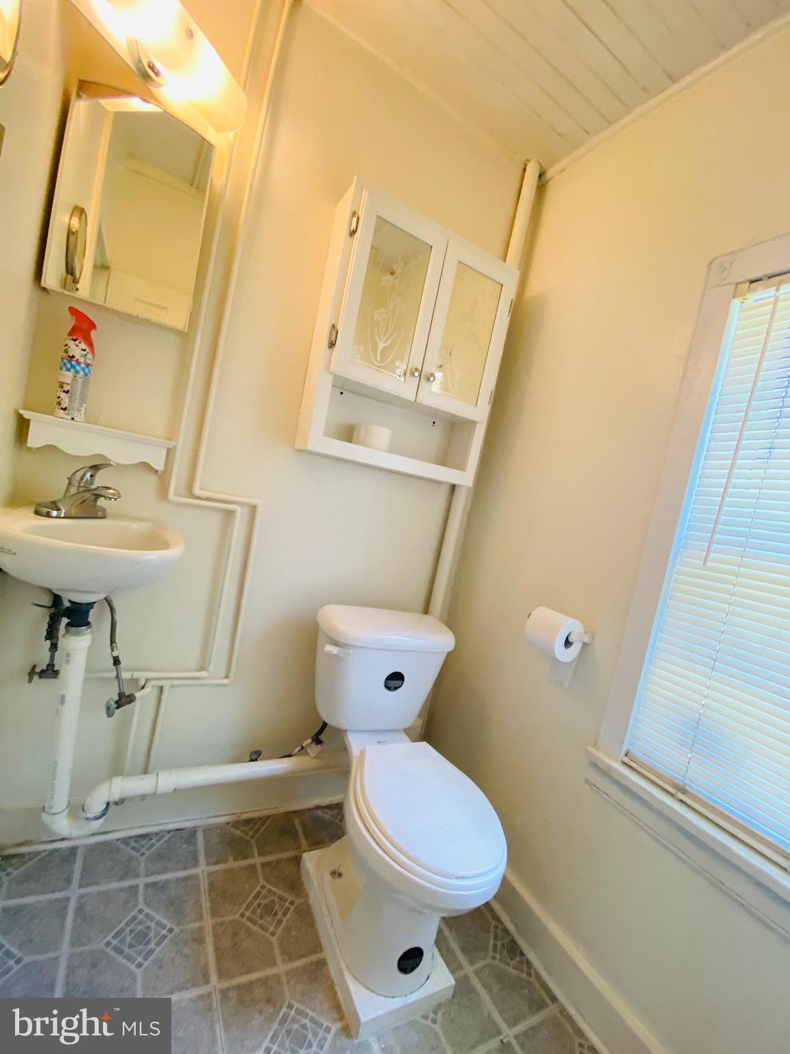 708 Olney Sandy Spring Road Sandy Spring, MD 20860 - Photo 20 of 26 2nd Full Bathroom (pic 1)