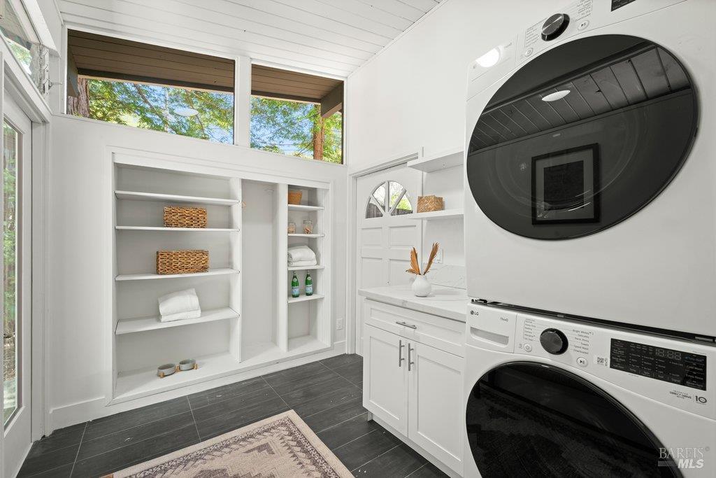 5 Heather Way Mill Valley, CA 94941 - Photo 27 of 39 Great pantry storage and mud room.