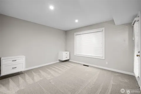 $4,800 | 4030 West Lake Sammamish Parkway Northeast, Unit F1, Redmond, WA 98052