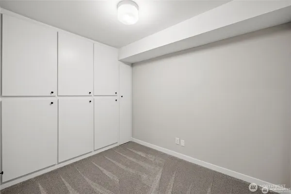 $4,800 | 4030 West Lake Sammamish Parkway Northeast, Unit F1, Redmond, WA 98052