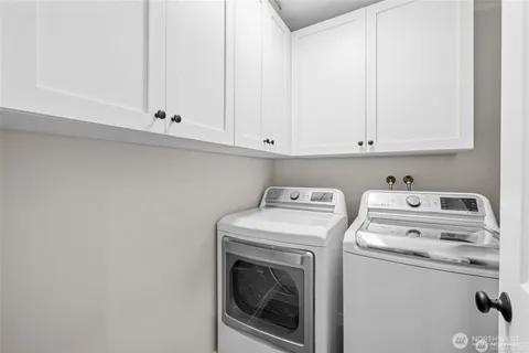 $4,800 | 4030 West Lake Sammamish Parkway Northeast, Unit F1, Redmond, WA 98052