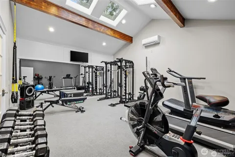 $4,800 | 4030 West Lake Sammamish Parkway Northeast, Unit F1, Redmond, WA 98052