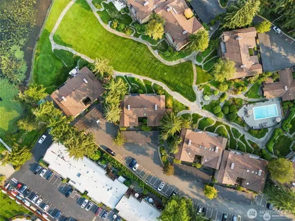 $4,800 | 4030 West Lake Sammamish Parkway Northeast, Unit F1, Redmond, WA 98052