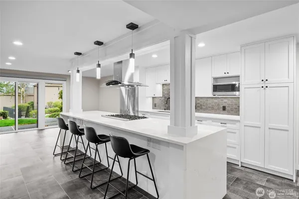 $4,800 | 4030 West Lake Sammamish Parkway Northeast, Unit F1, Redmond, WA 98052