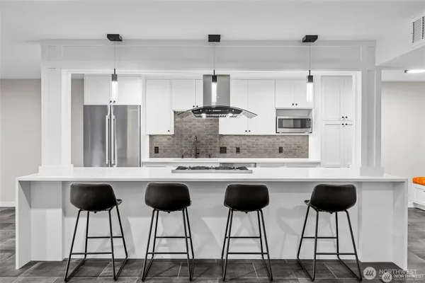 $4,800 | 4030 West Lake Sammamish Parkway Northeast, Unit F1, Redmond, WA 98052