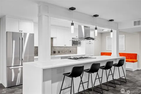 $4,800 | 4030 West Lake Sammamish Parkway Northeast, Unit F1, Redmond, WA 98052