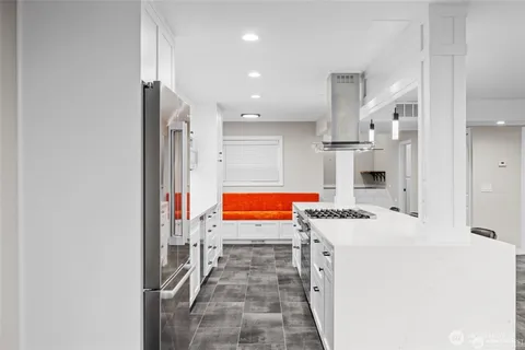 $4,800 | 4030 West Lake Sammamish Parkway Northeast, Unit F1, Redmond, WA 98052