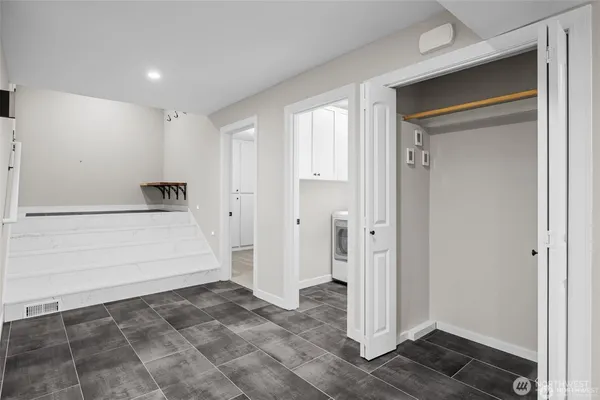 $4,800 | 4030 West Lake Sammamish Parkway Northeast, Unit F1, Redmond, WA 98052