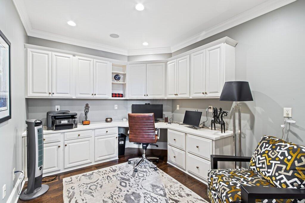 4181 Kenny Road Columbus, OH 43220 - Photo 25 of 62 Secondary Office/Den
