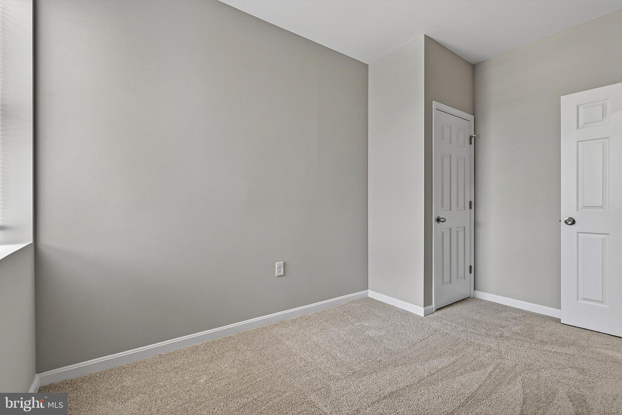 1725 East Oliver Street Baltimore, MD 21213 - Photo 17 of 30 a view of an empty room