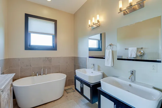 $3,600 | 1706 18th Avenue South, Unit 315, Nashville, TN 37212