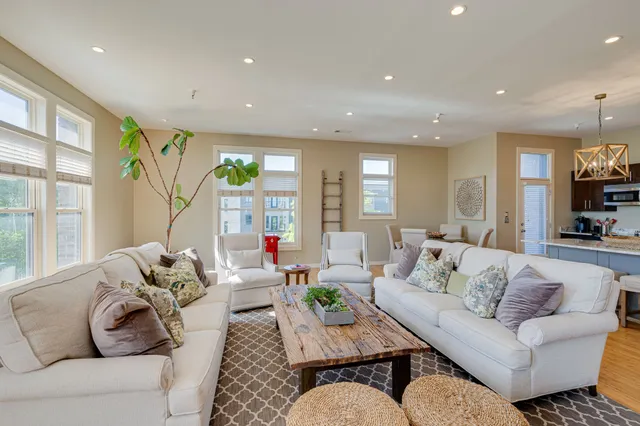 $3,600 | 1706 18th Avenue South, Unit 315, Nashville, TN 37212