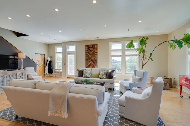 $3,600 | 1706 18th Avenue South, Unit 315, Nashville, TN 37212