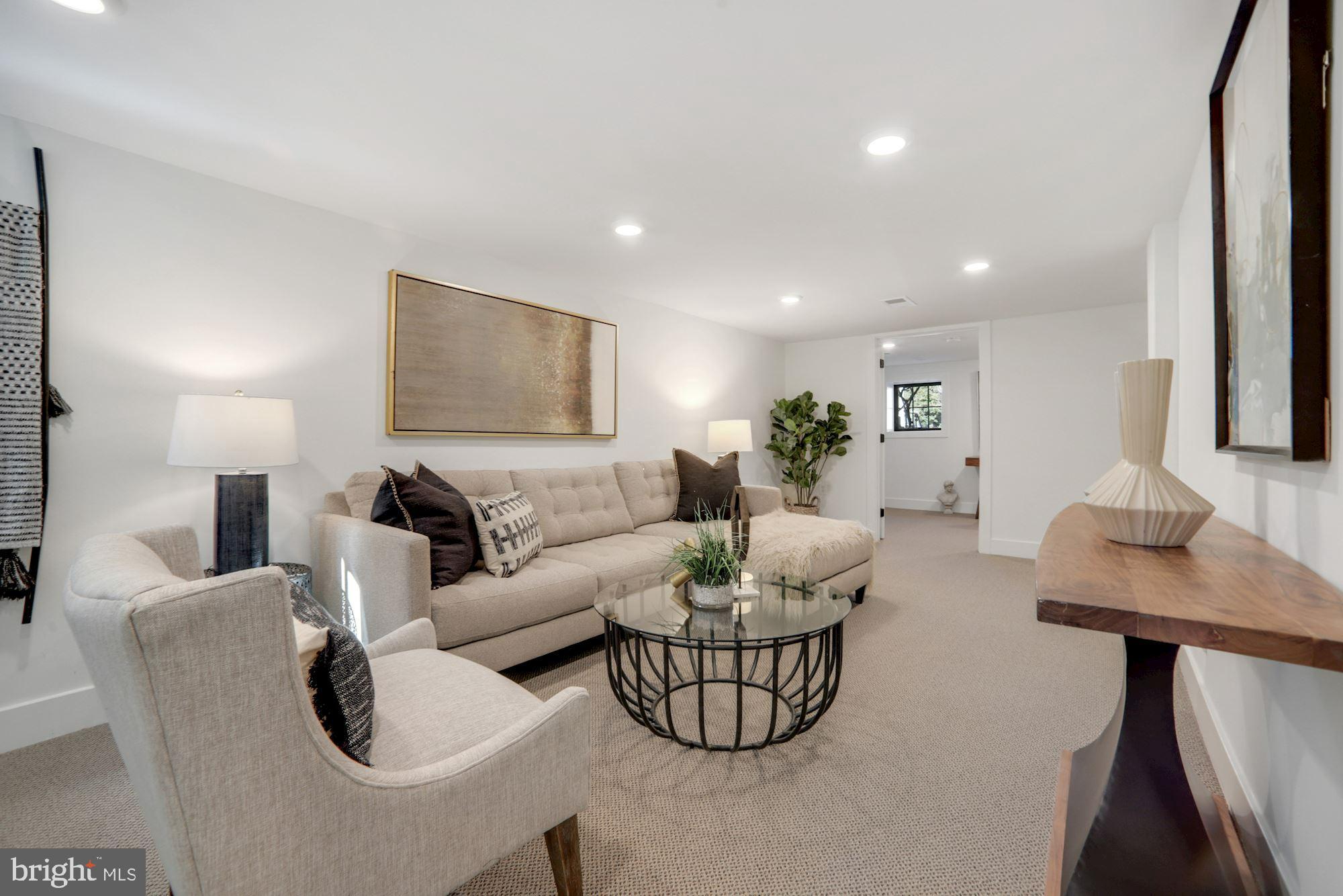 617 Lexington Place Northeast Washington, DC 20002 - Photo 20 of 43 Spacious & comfy Family Room on Lower Level