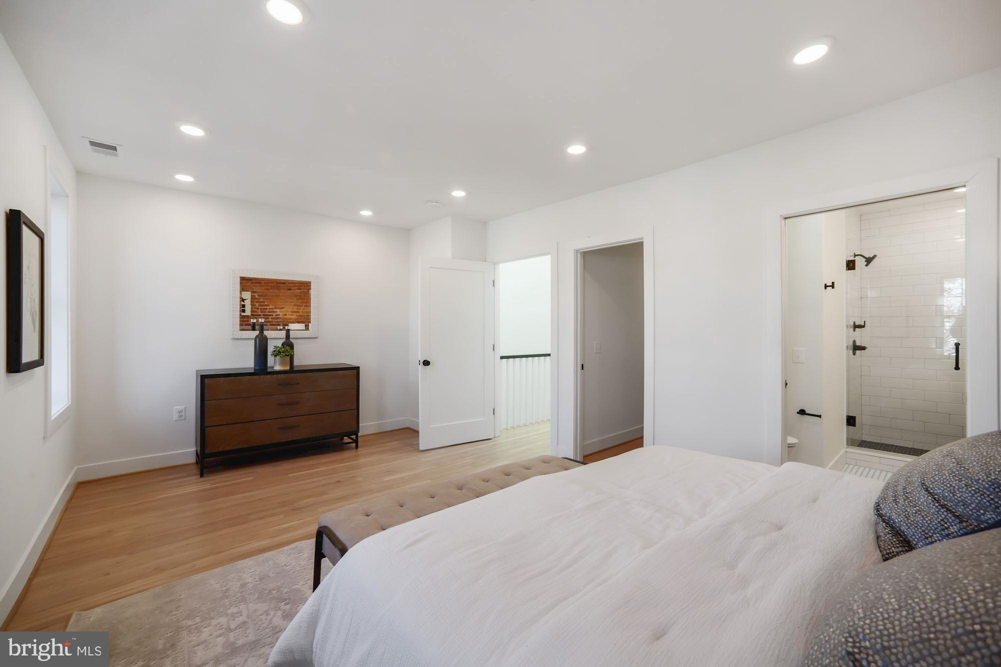 617 Lexington Place Northeast Washington, DC 20002 - Photo 31 of 43 Room to spread out