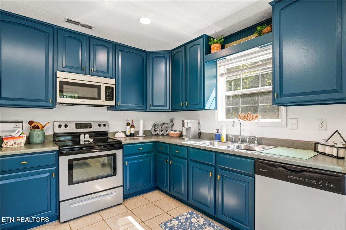 804 Pine Hollow Road Jacksboro, TN 37757 - Photo 15 of 43 Kitchen
