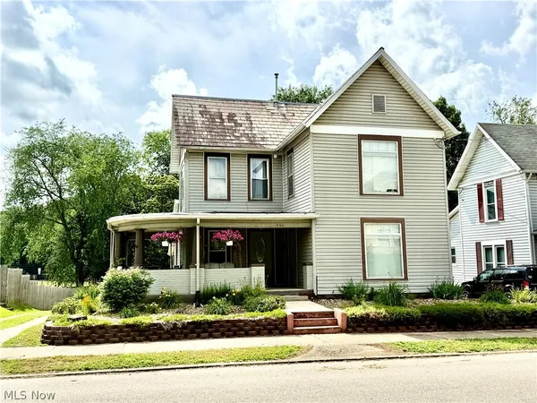 $189,900 | 402 Cross Street, Newcomerstown, OH 43832