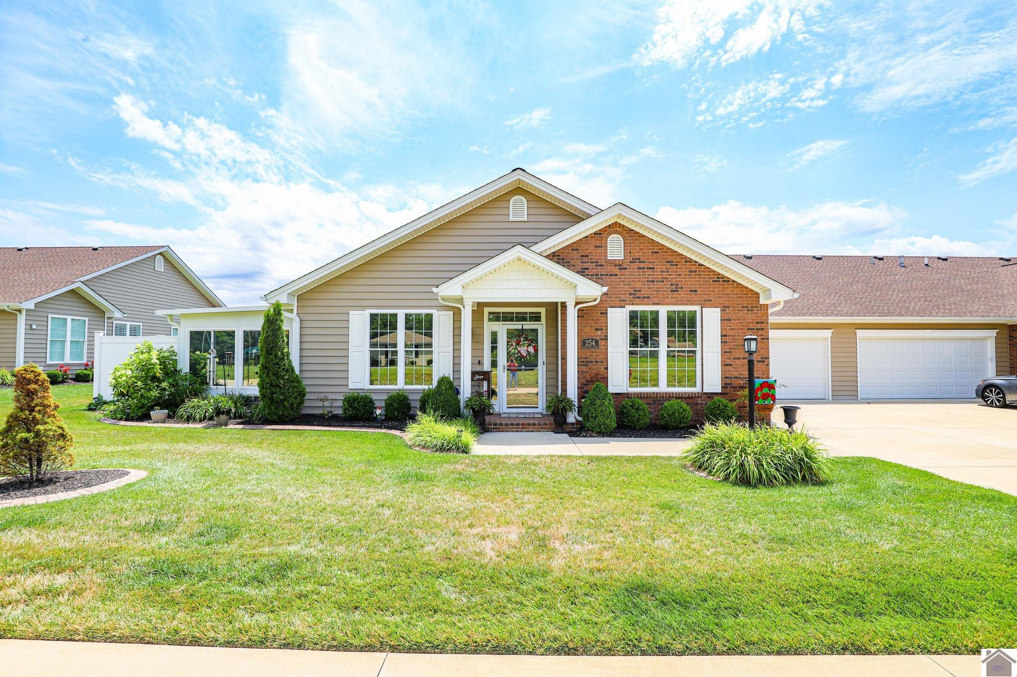254 Ridgewood Street Paducah, KY 42003 - Photo 1 of 1 Front Exterior