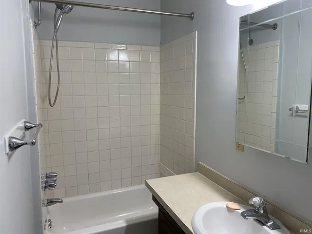 $675 | 1328 Sinclair Street, Unit 3, Fort Wayne, IN 46808