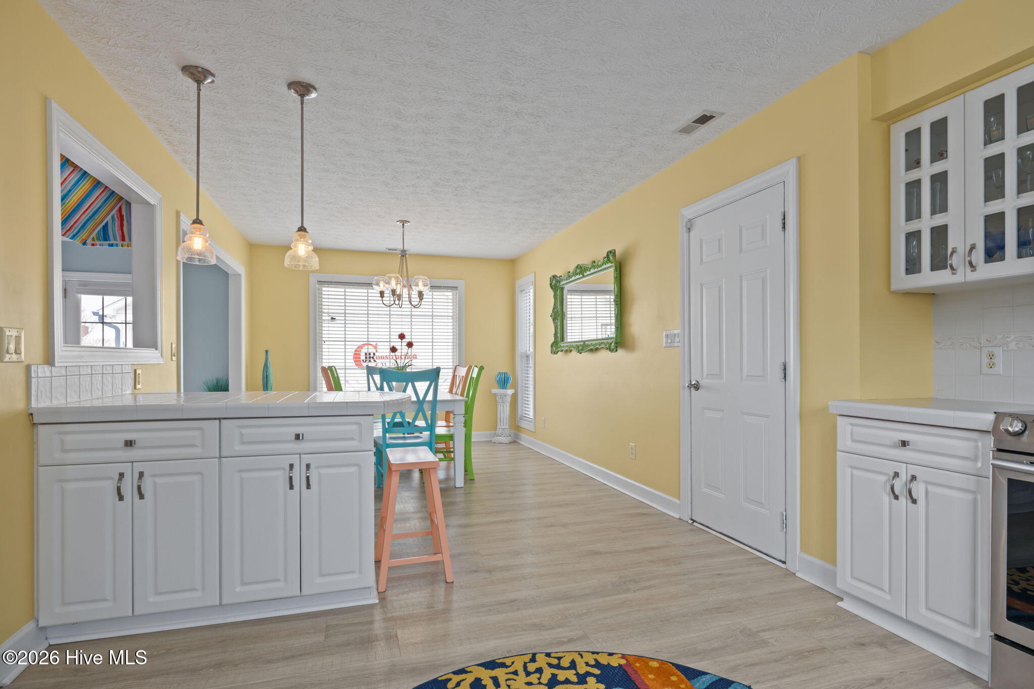 203 Old Causeway Road Atlantic Beach, NC 28512 - Photo 10 of 50 Kitchen with dining area