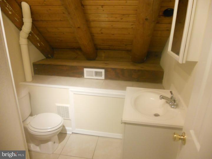 2463 Schaffer Road Pottstown, PA 19464 - Photo 14 of 22 Bathroom