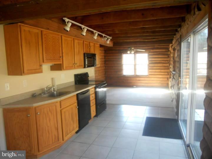 2463 Schaffer Road Pottstown, PA 19464 - Photo 4 of 22 Kitchen