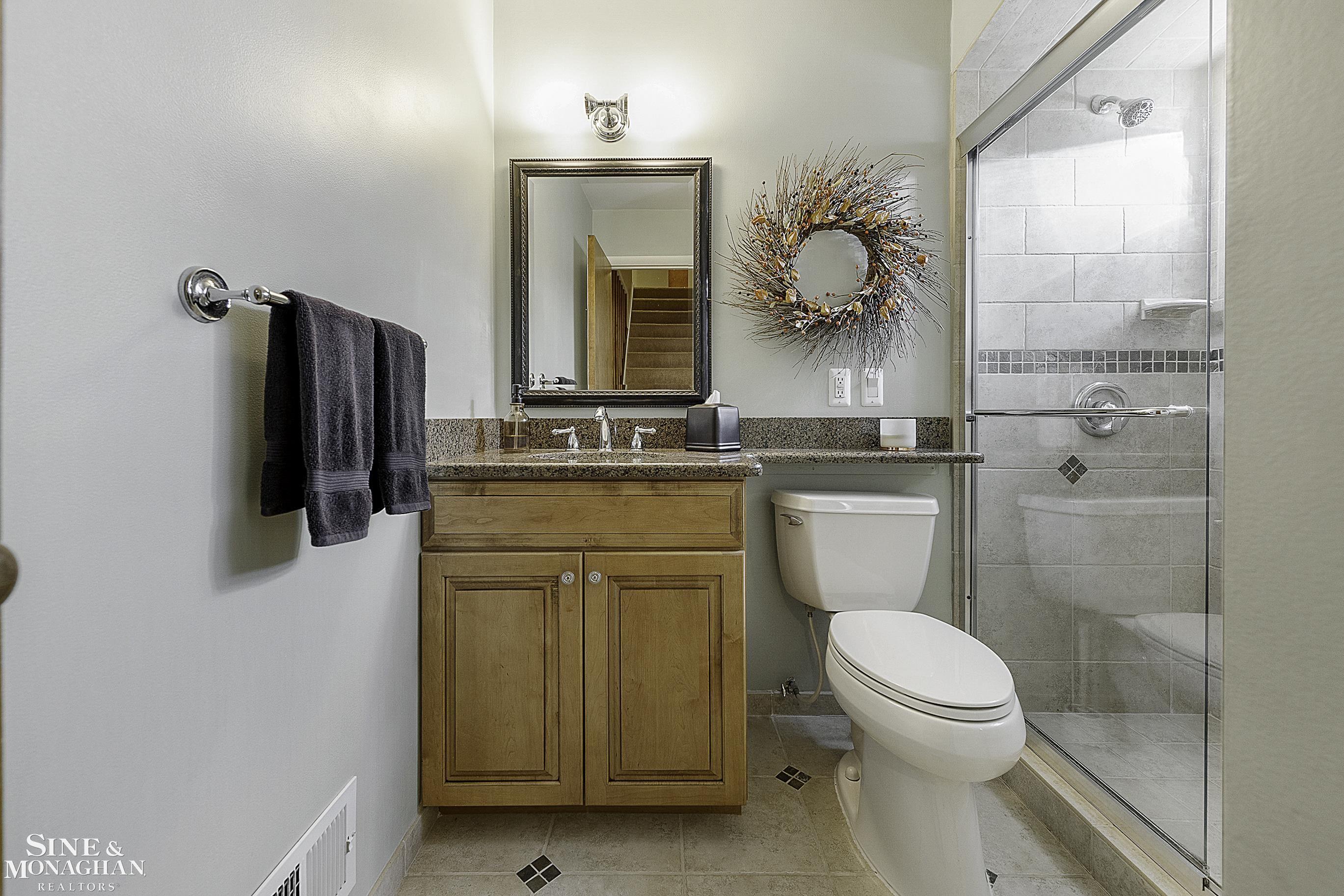 533 Hawthorne Road Grosse Pointe, MI 48236 - Photo 12 of 49 50095488-11.JPG