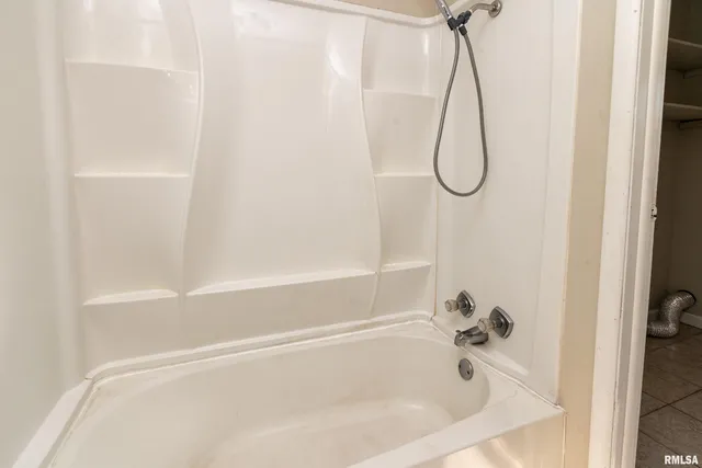 $89,900 | 407 West Illinois Avenue, Carterville, IL 62918