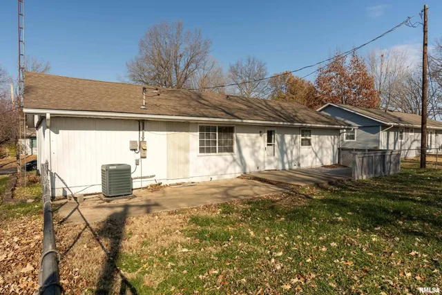 $89,900 | 407 West Illinois Avenue, Carterville, IL 62918