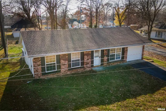 $89,900 | 407 West Illinois Avenue, Carterville, IL 62918