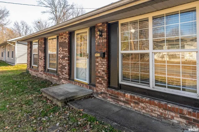 $89,900 | 407 West Illinois Avenue, Carterville, IL 62918