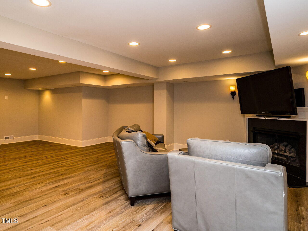 2315 Byrd Street Raleigh, NC 27608 - Photo 32 of 36 037-1280x960-lower-level-great-room