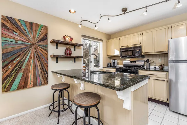 $369,000 | 4 Timberline Drive, Galena, IL 61036