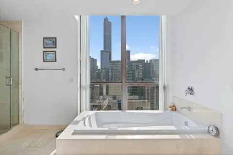 $1,600,000 | 21 East Huron Street, Unit 2803, Chicago, IL 60611