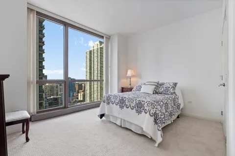 $1,600,000 | 21 East Huron Street, Unit 2803, Chicago, IL 60611