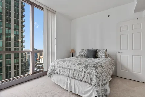 $1,600,000 | 21 East Huron Street, Unit 2803, Chicago, IL 60611