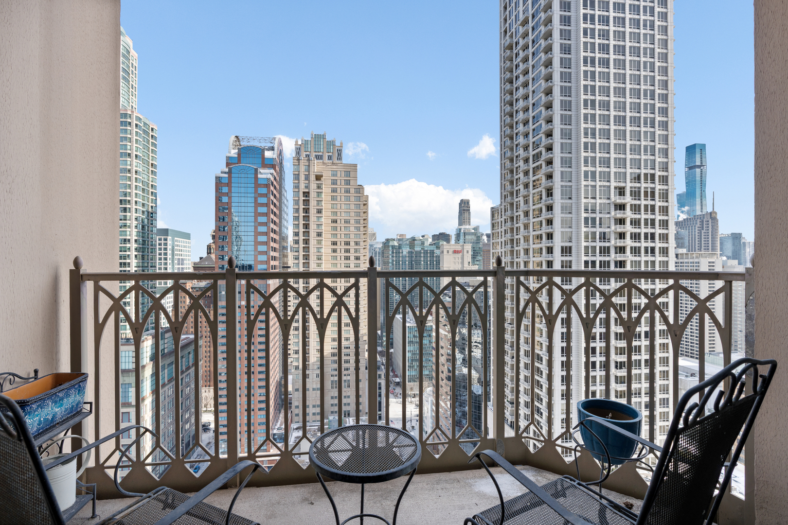 21 East Huron Street, Unit 2803 Chicago, IL 60611 - Photo 26 of 37