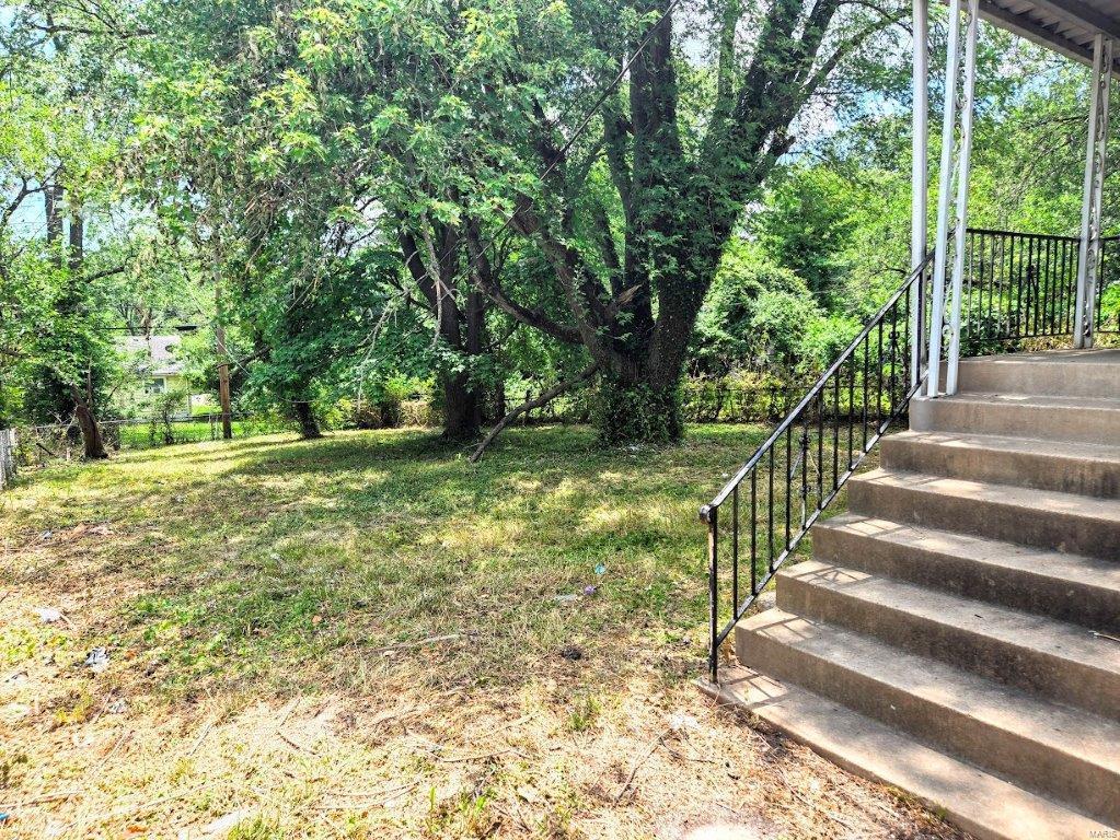 168 Cameron Road St. Louis, MO 63137 - Photo 12 of 15