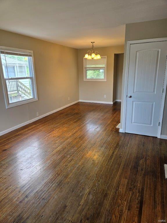 168 Cameron Road St. Louis, MO 63137 - Photo 3 of 15