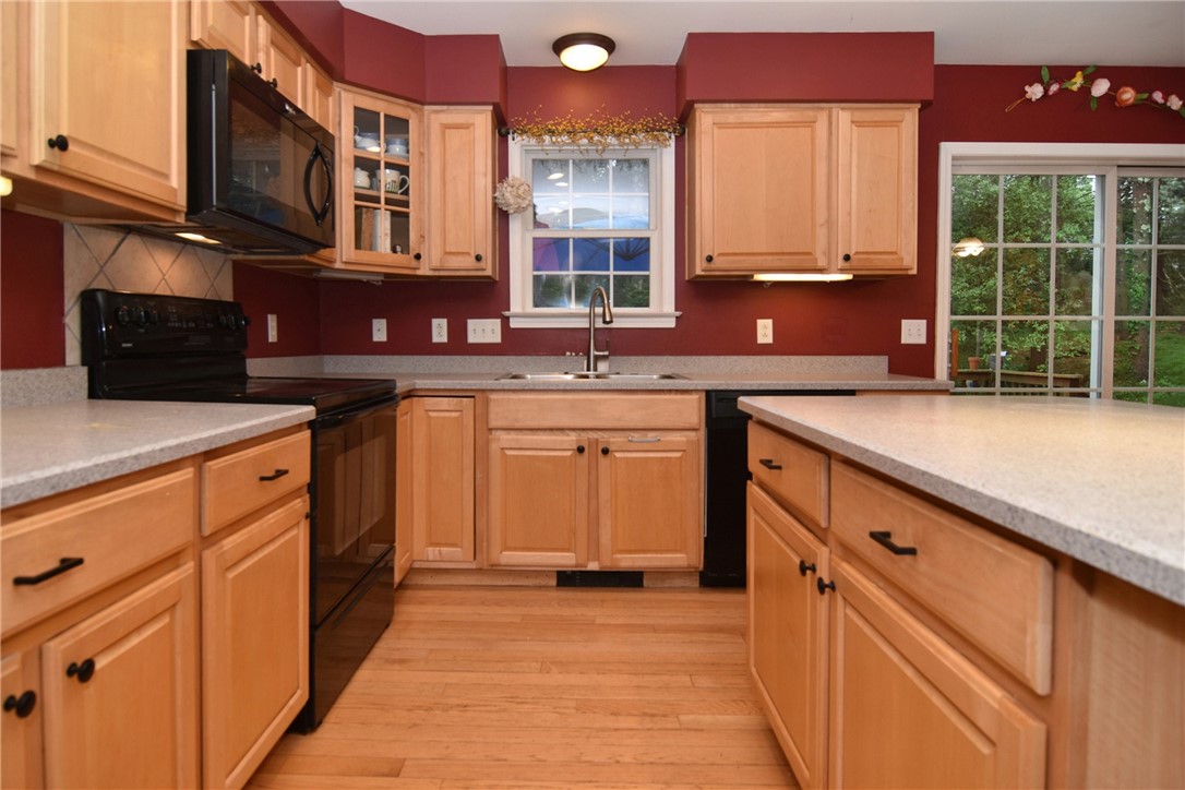 31 Cooper Road Glocester, RI 02814 - Photo 5 of 39