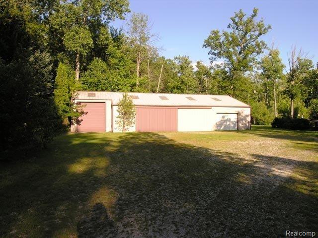 7765 Kendall Road Columbus, MI 48063 - Photo 4 of 20 4 barn frt