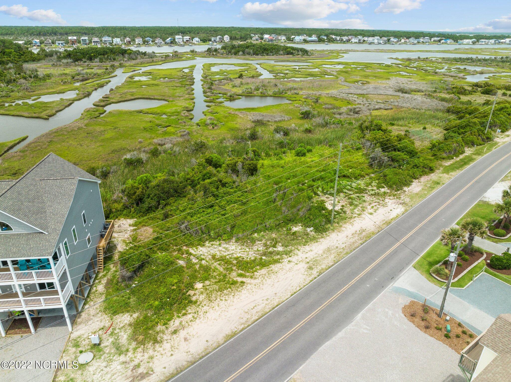 1121 New River Inlet Road North Topsail Beach, NC 28460 - Photo 5 of 19 3-web-or-mls-03