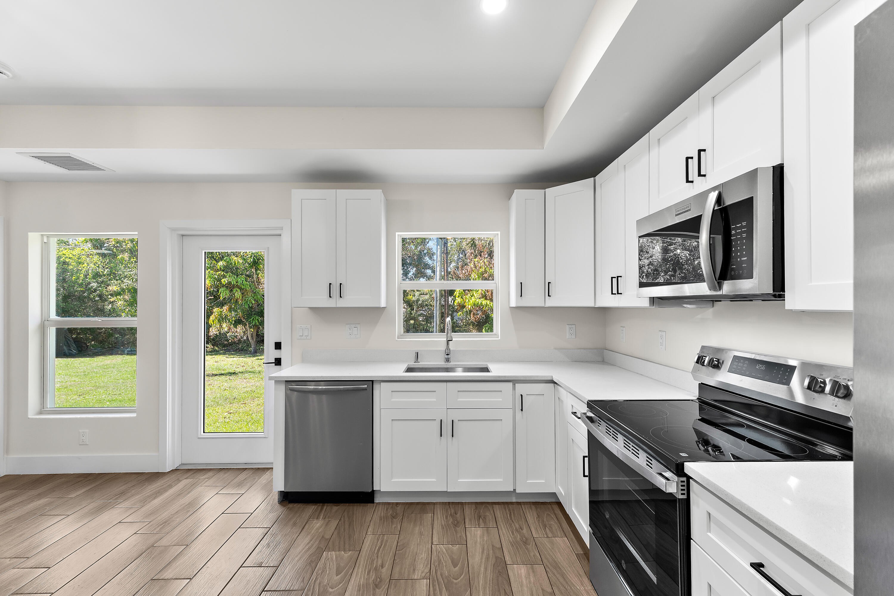 3003 Southeast Fairmont Street Stuart, FL 34997 - Photo 13 of 32 013-3003SEFairmontSt-Stuart-FULL