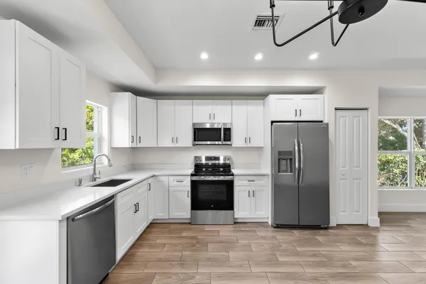 $3,000 | 3003 Southeast Fairmont Street, Stuart, FL 34997