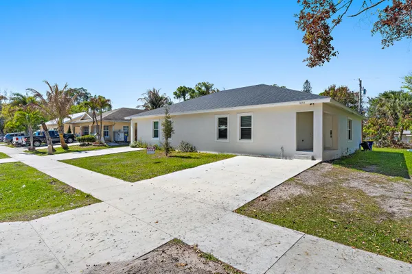 $3,000 | 3003 Southeast Fairmont Street, Stuart, FL 34997