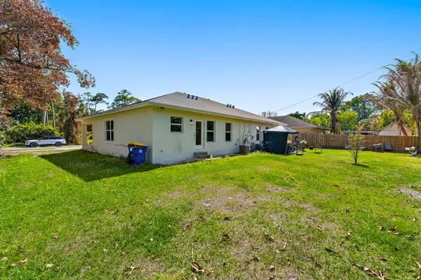 $3,000 | 3003 Southeast Fairmont Street, Stuart, FL 34997