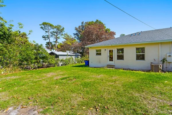 $3,000 | 3003 Southeast Fairmont Street, Stuart, FL 34997