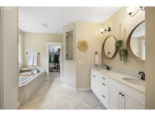 $1,825,000 | 8811 Northeast 212th Avenue, Vancouver, WA 98682